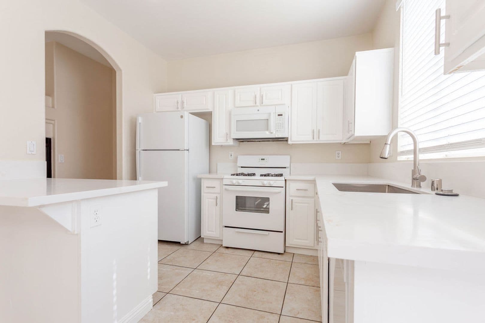 Henderson House: 1407 Hometown Ave