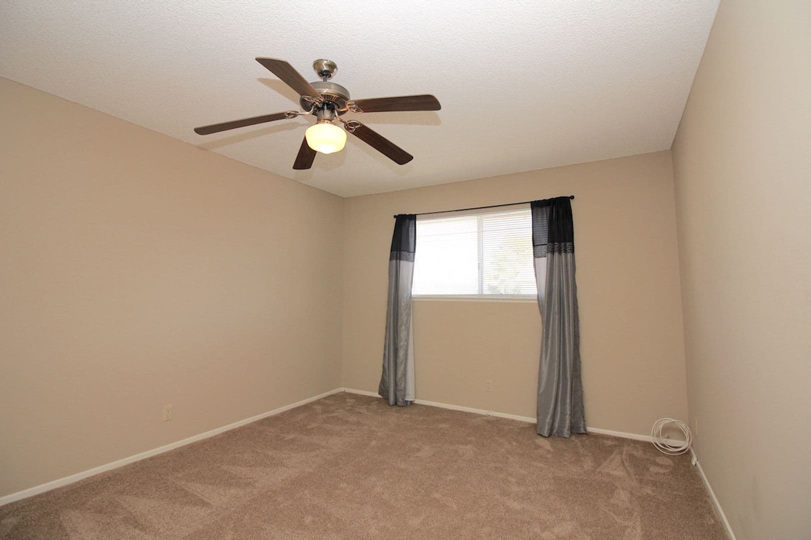 Las Vegas Condo: 1470 Elizabeth Ave #4
