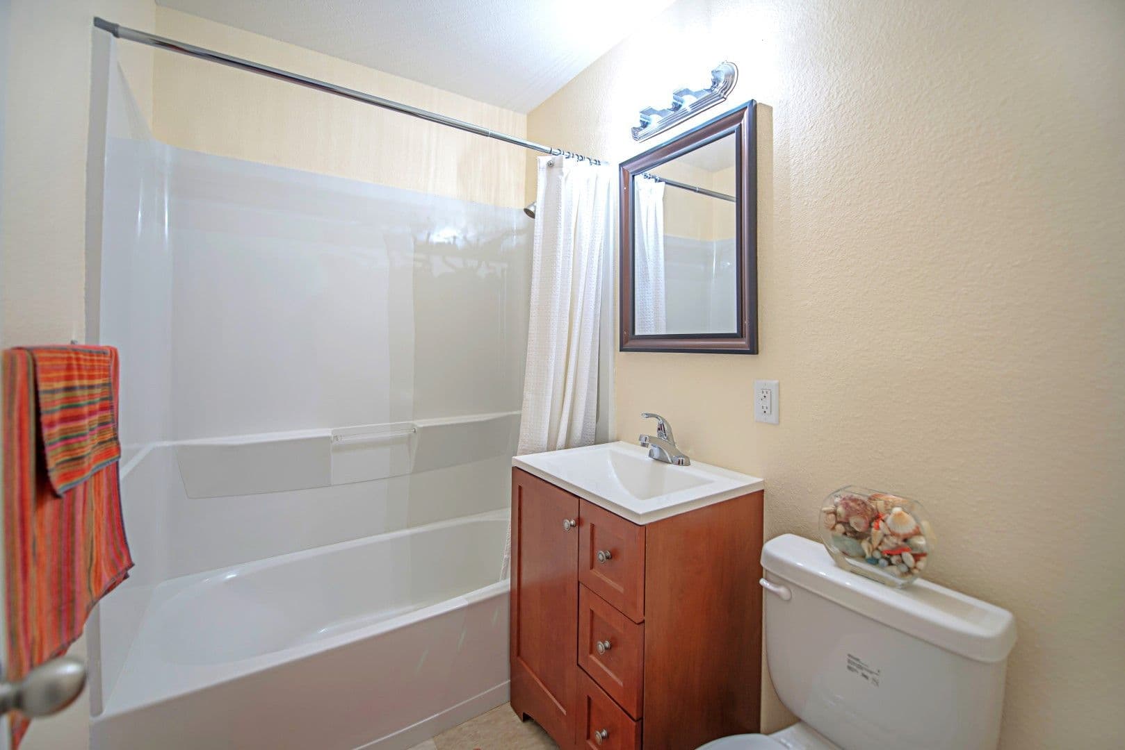 Las Vegas Apartment: 220 N 10th St