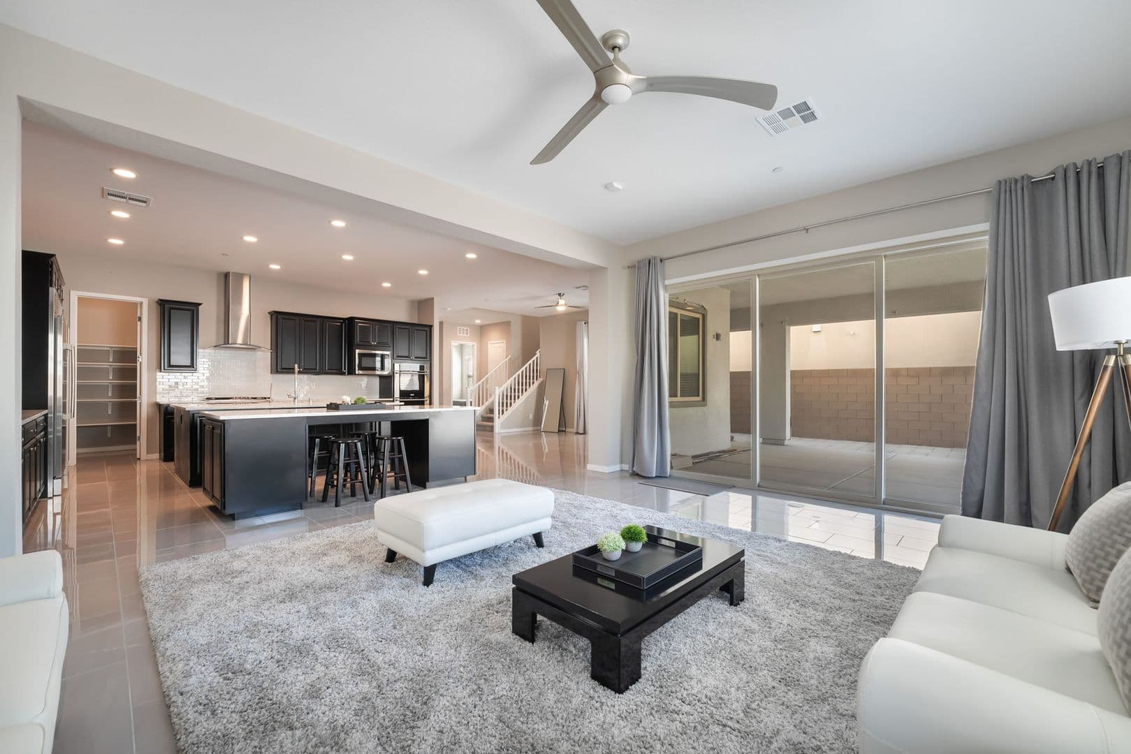 Henderson House: 813 Horizon Canyon Dr