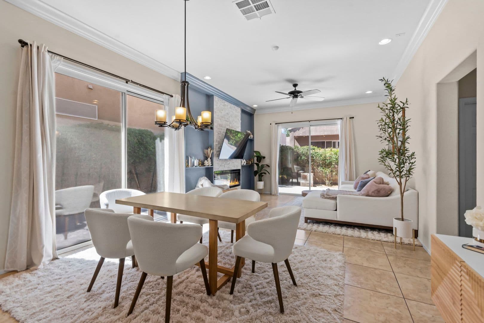 Las Vegas House: 174 Twin Towers Ave
