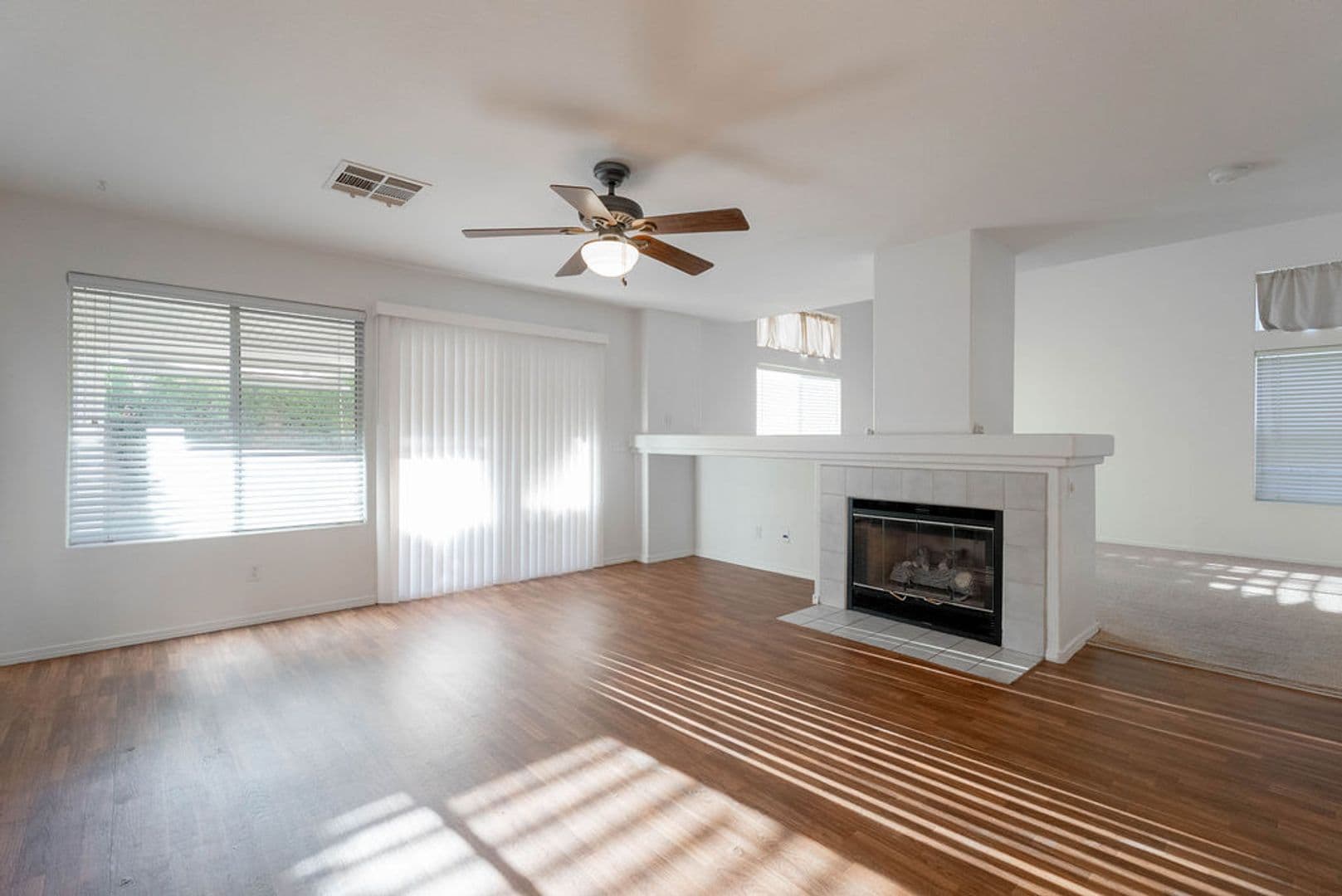 Las Vegas House: 8379 Rockefeller St