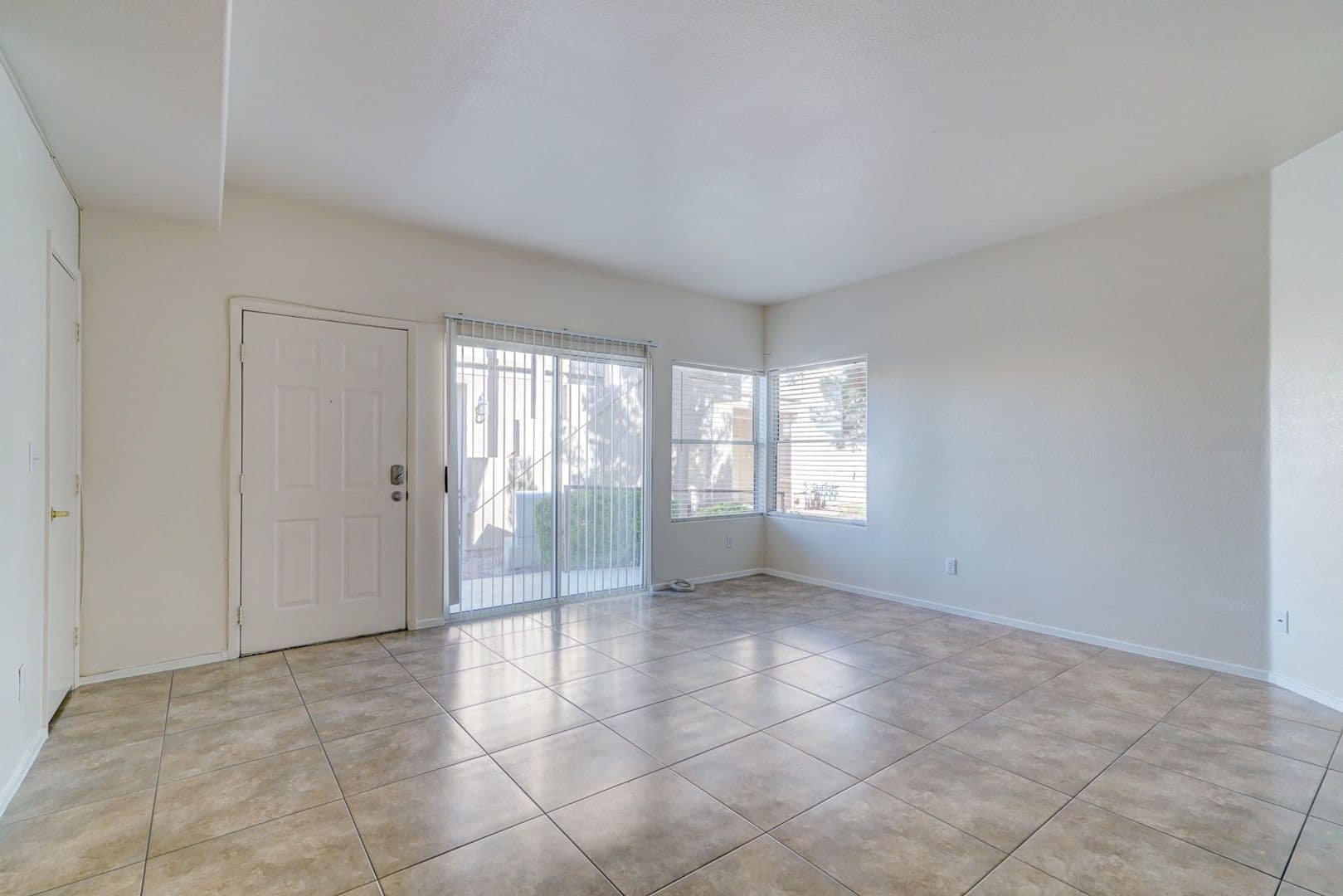 Las Vegas Townhome: 5125 W Reno Ave #1044