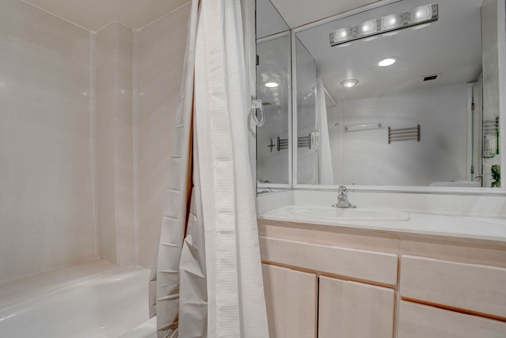 Las Vegas Condo: 3111 Bel Air Drive Apt. 3A