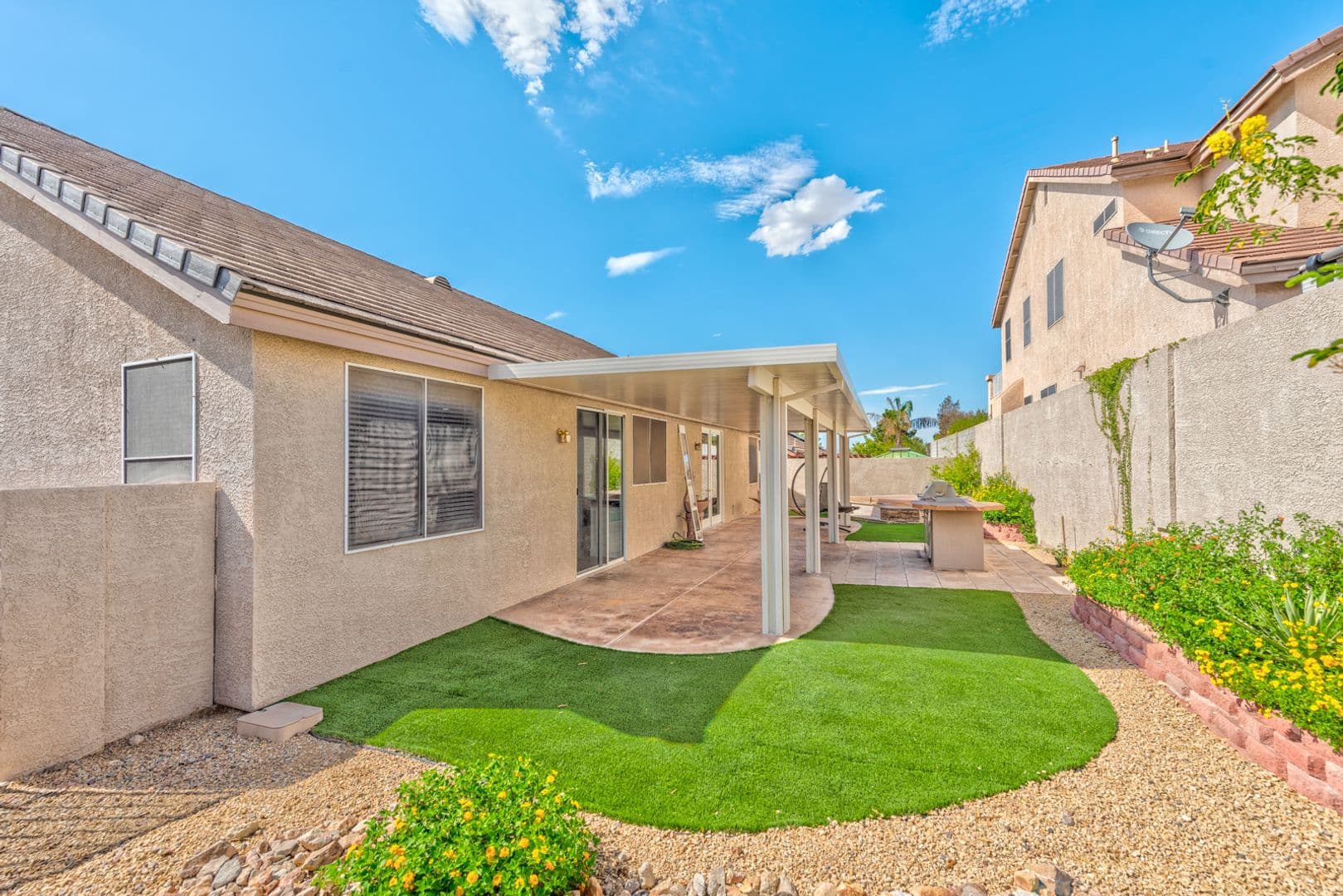 Henderson House: 84 Milicity Rd