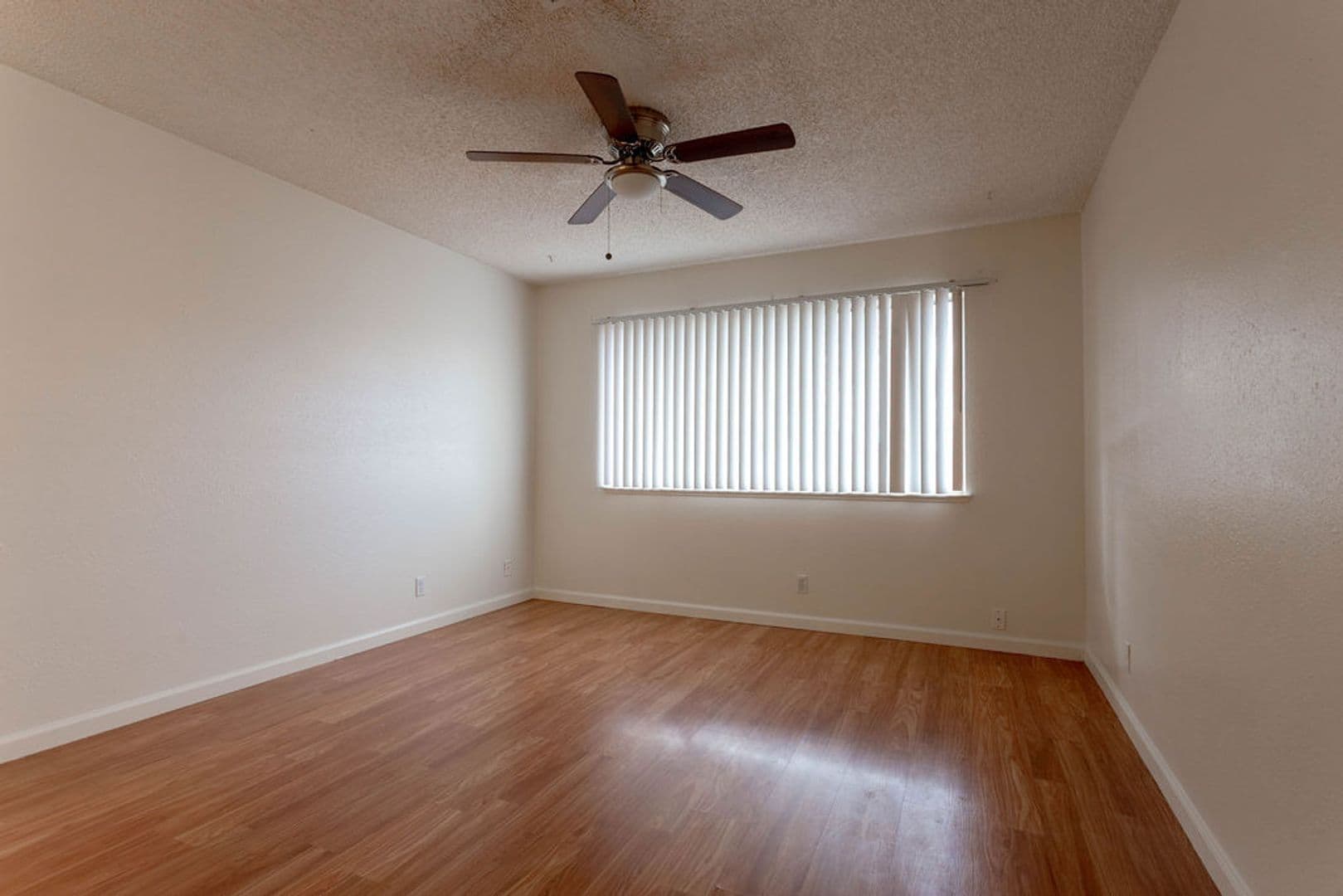 Las Vegas Townhome: 4362 Caliente St #15