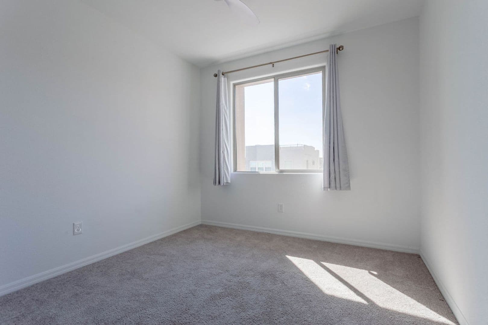 Las Vegas House: 11568 Midnight Melody Ave