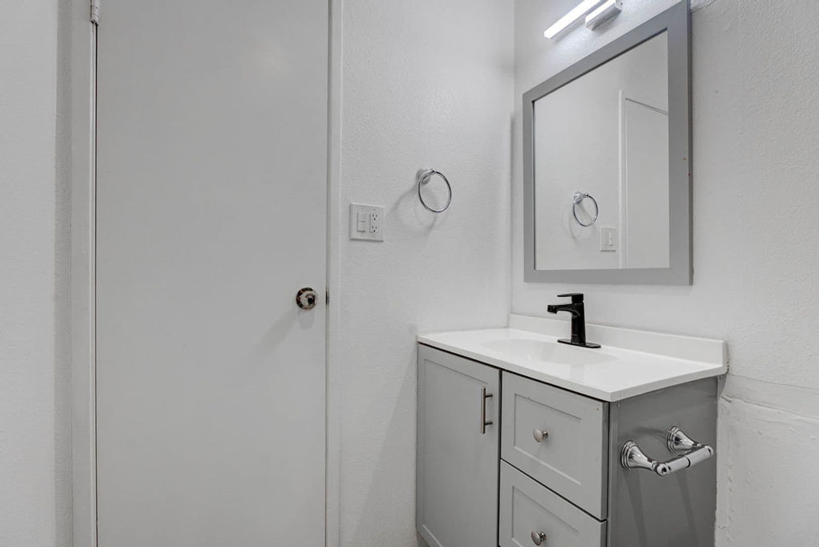 Las Vegas House: 5396 S. Swenson St #30