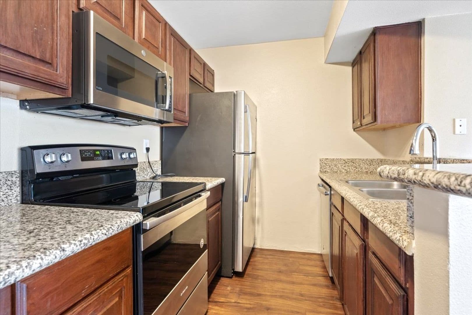 Las Vegas House: 5154 S Jones Blvd #203