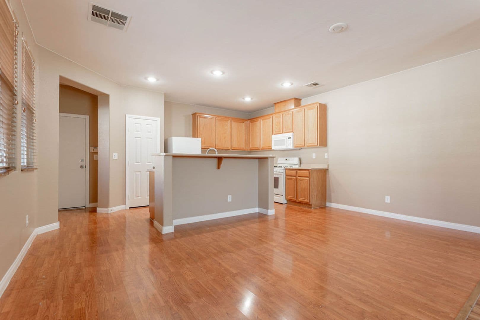 Las Vegas Townhome: 6250 W Arby Ave #195