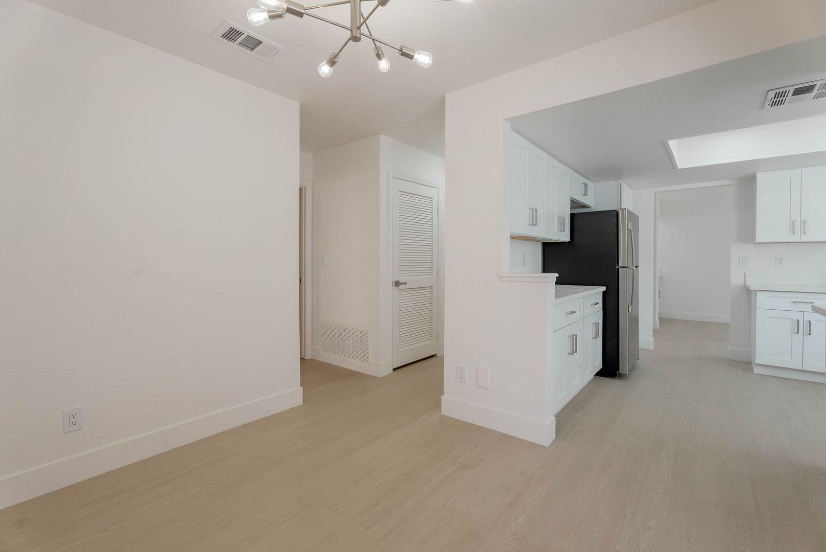 Henderson House: 2118 Fountain Springs Dr