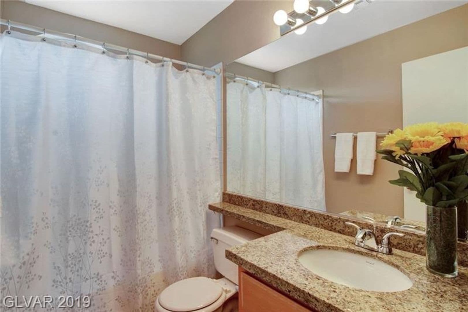 Henderson House: 2647 Ridgewater Circle