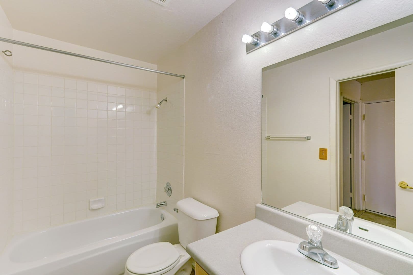 Las Vegas Townhome: 5125 W Reno Ave #1044