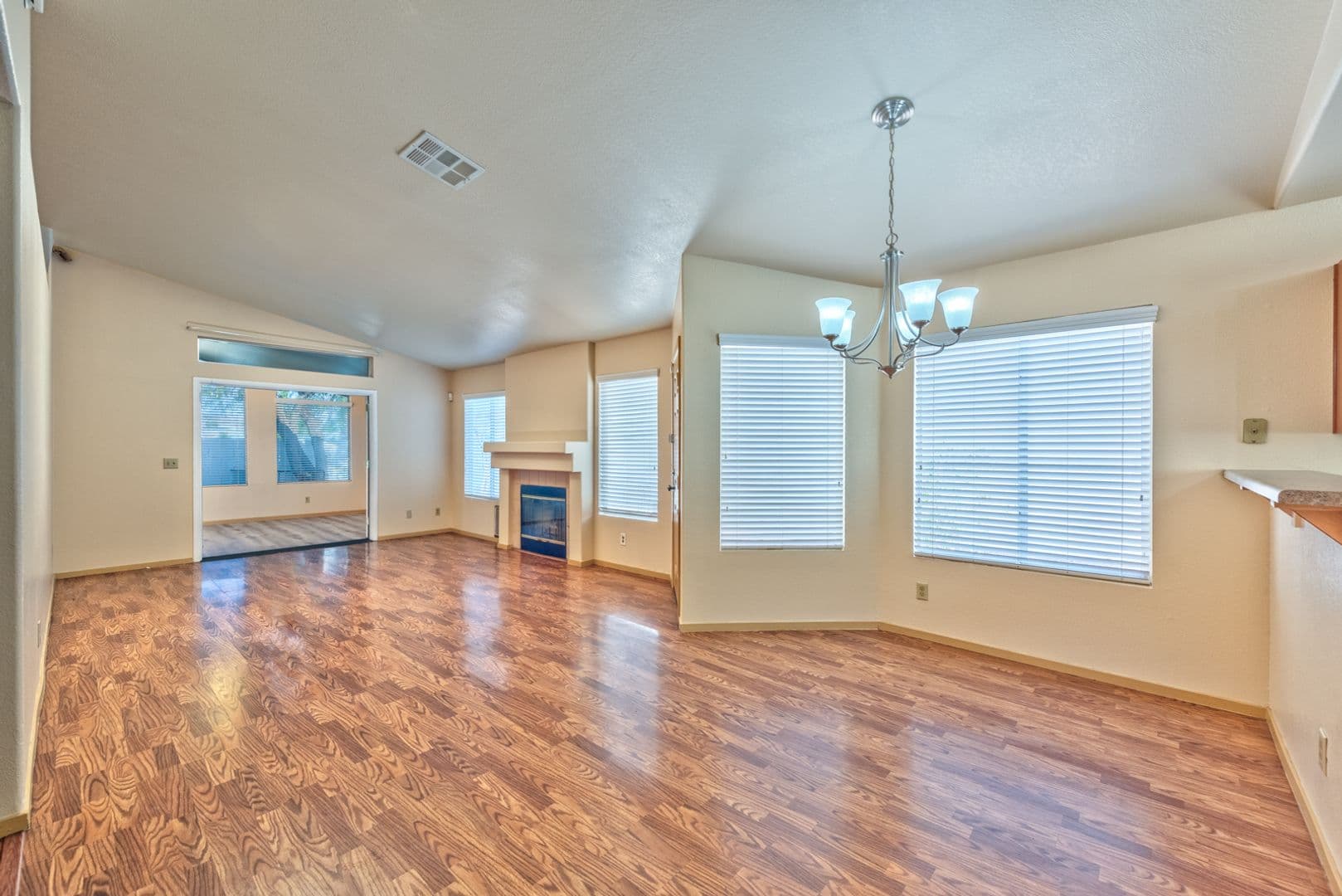 Las Vegas House: 2022 Crowley Way