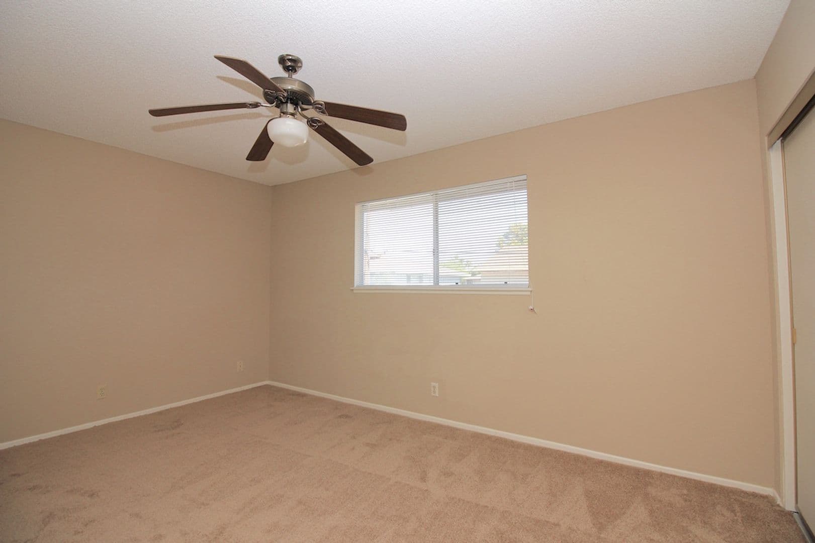 Las Vegas Condo: 1470 Elizabeth Ave #4