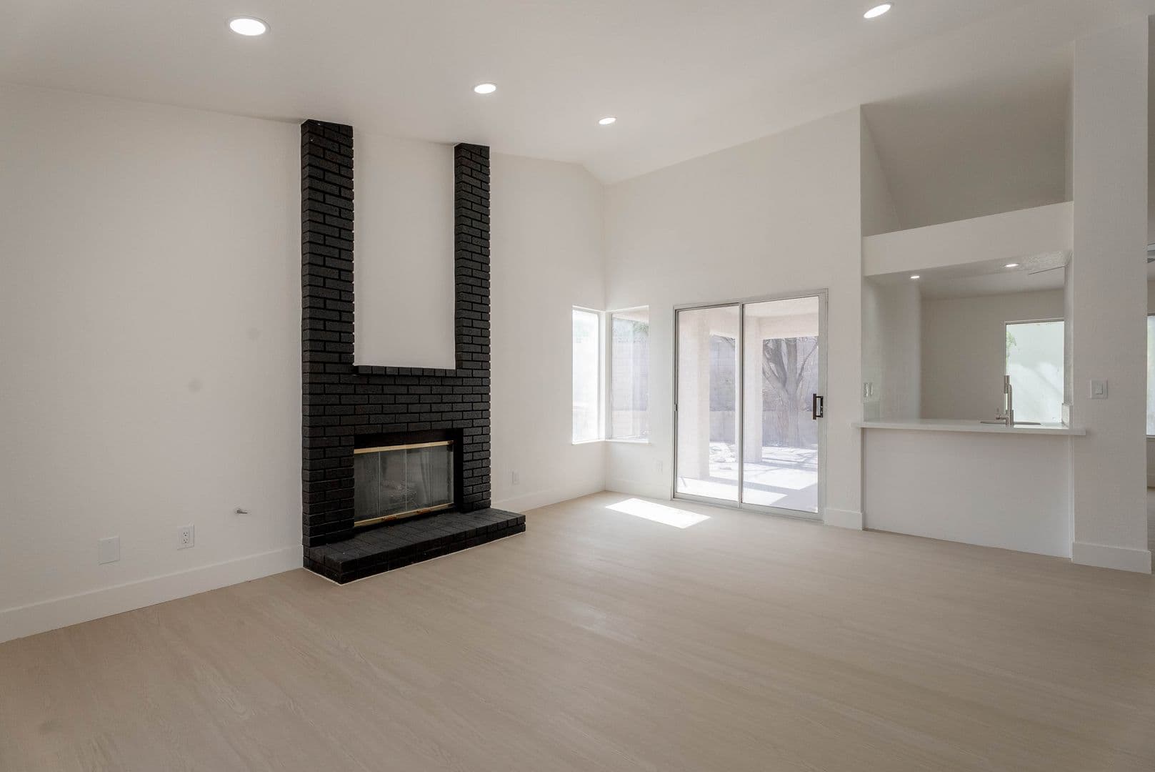 Henderson House: 2118 Fountain Springs Dr