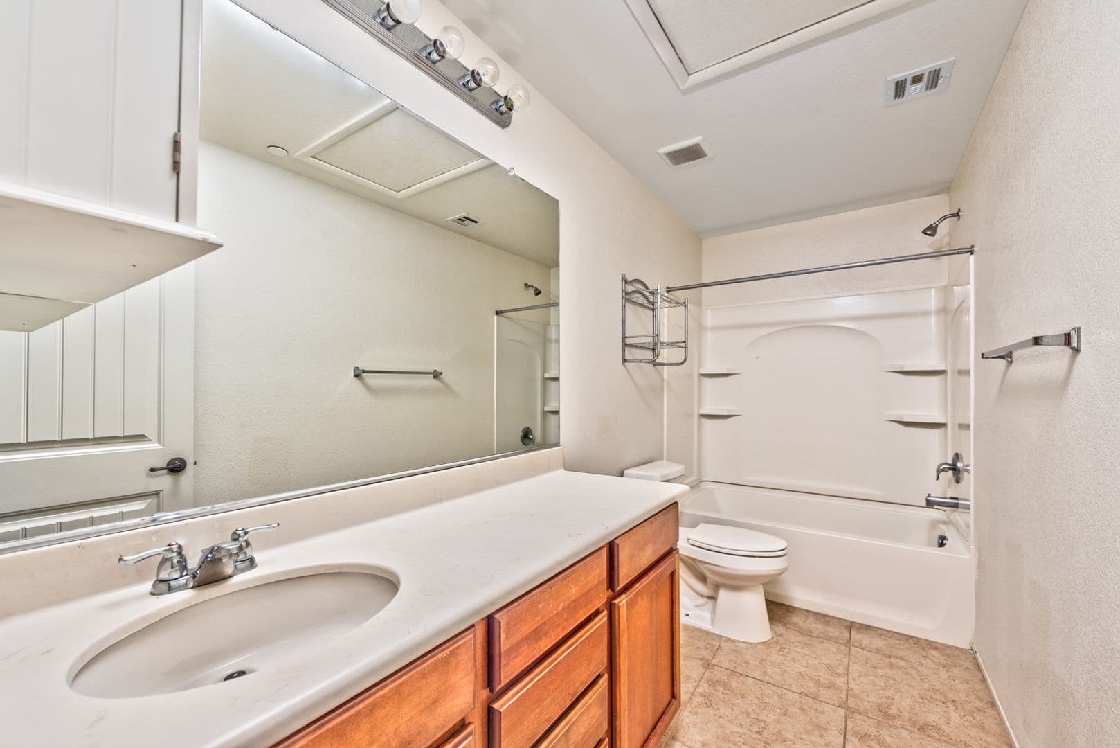 Henderson House: 3185 Sisley Garden Ave