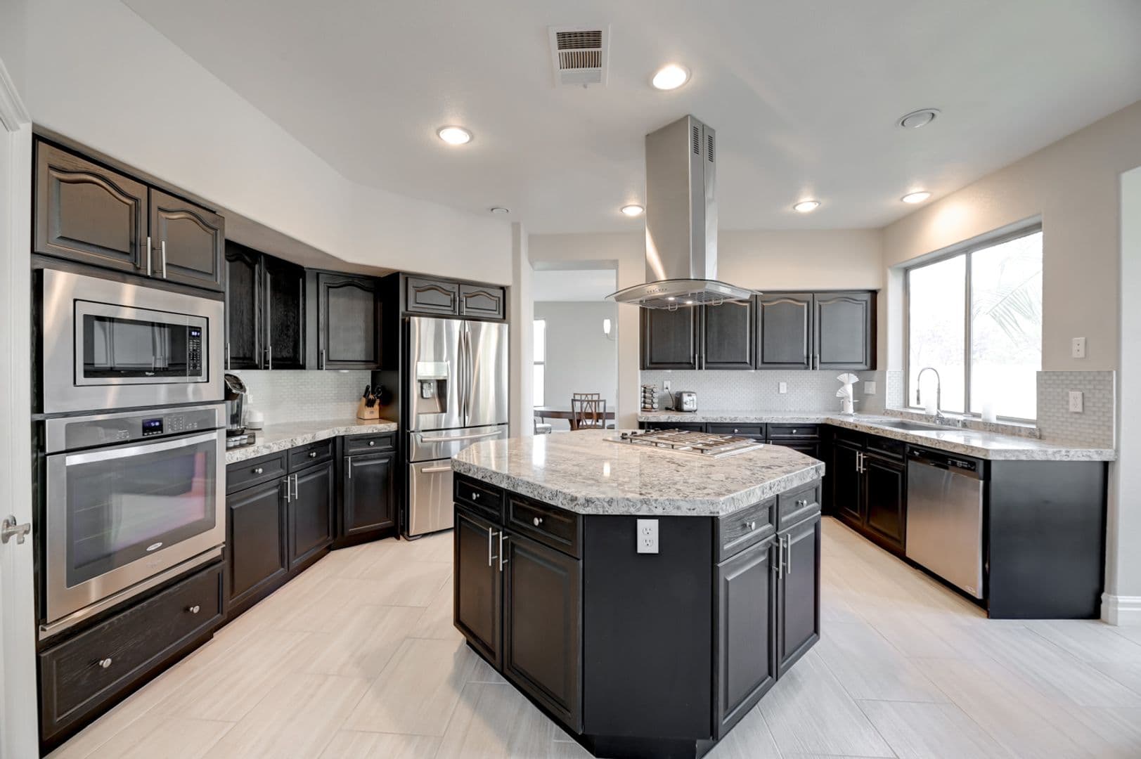 Las Vegas House: 5 Chateau Whistler Ct