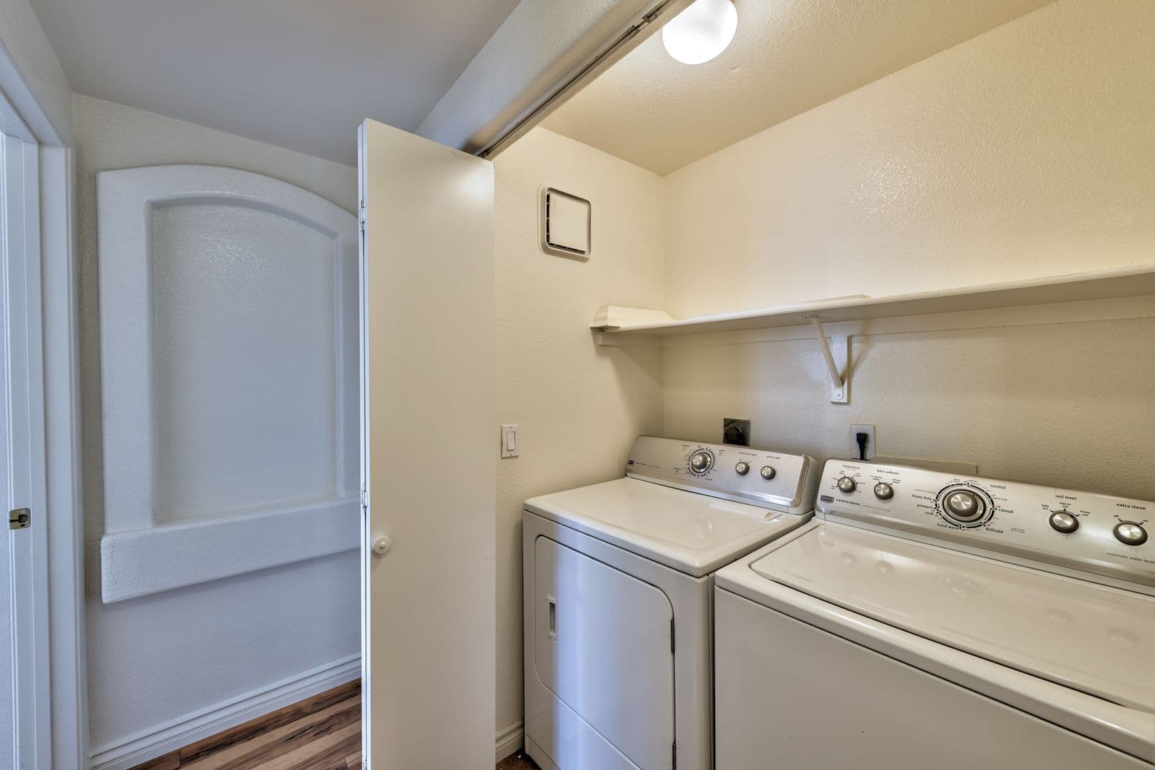 Henderson Condo: 2201 Ramsgate Dr #118