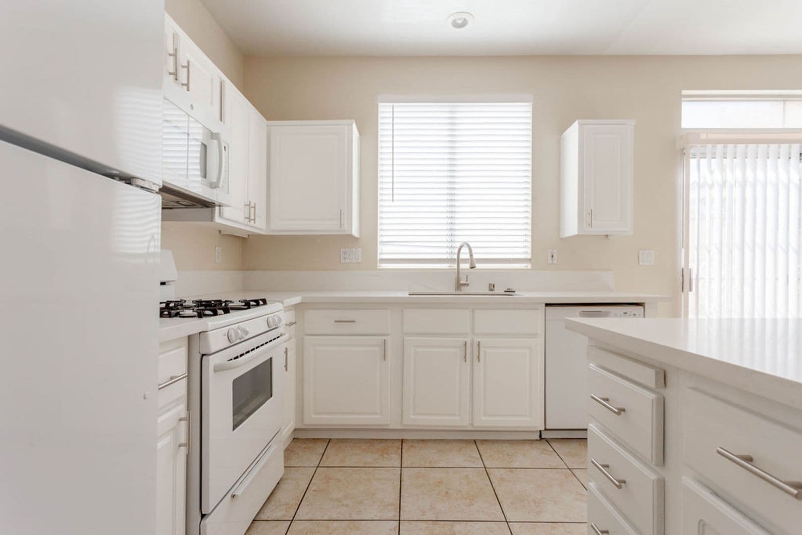 Henderson House: 1407 Hometown Ave