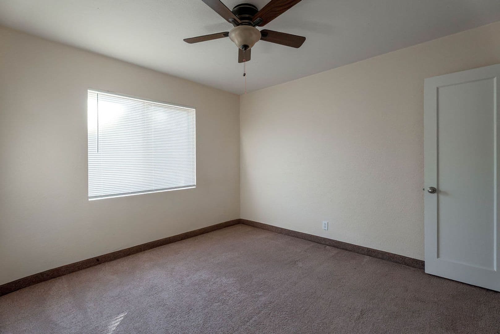 Las Vegas Apartment: 216 N 10th St