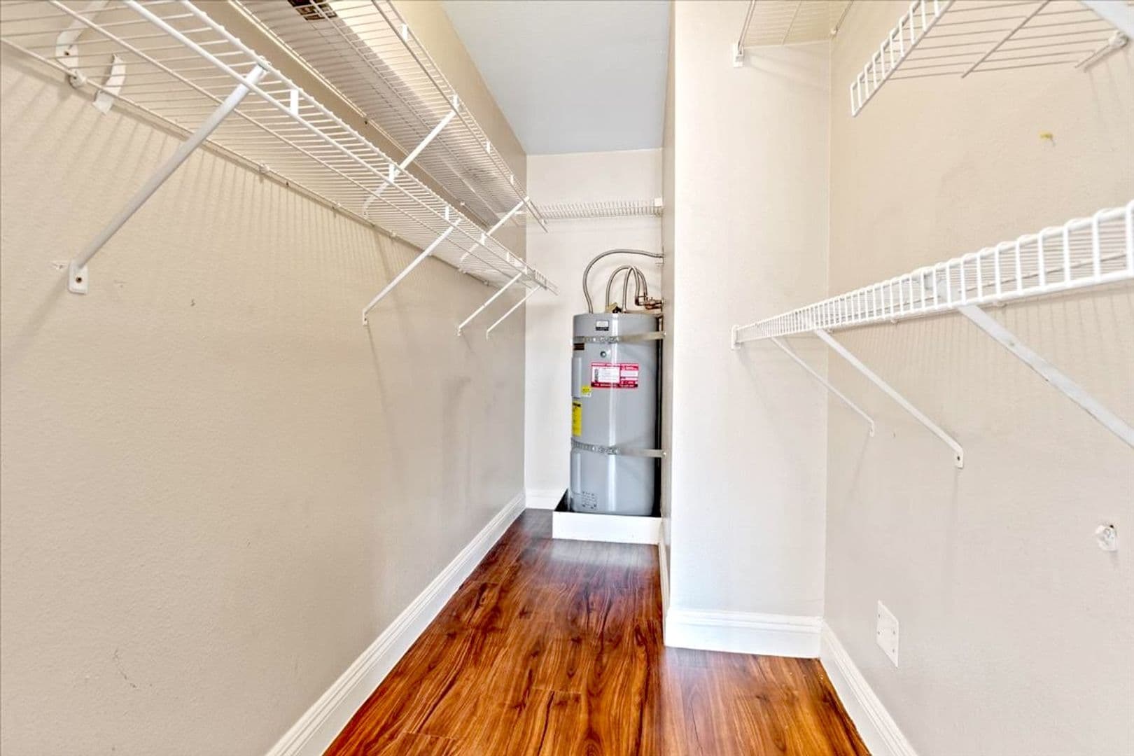 Las Vegas House: 5154 S Jones Blvd #203