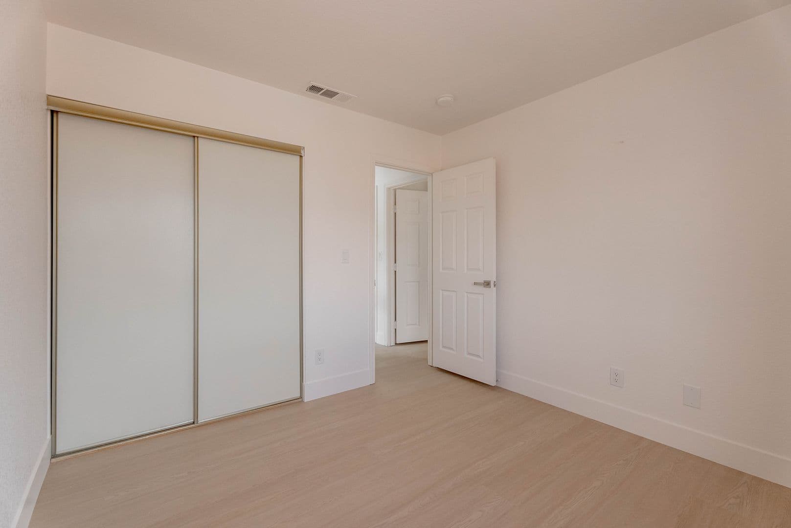 Henderson House: 2118 Fountain Springs Dr
