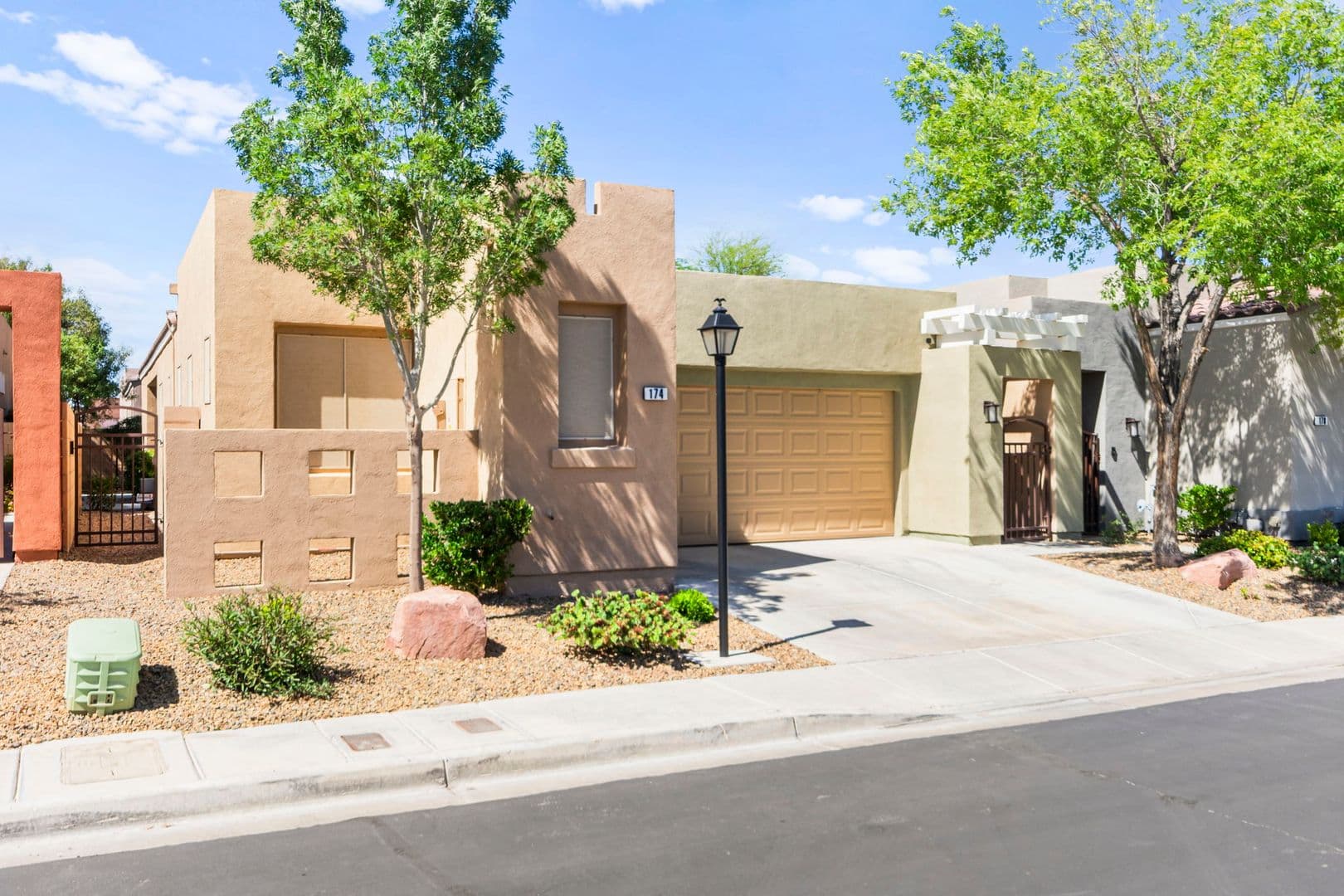 Las Vegas House: 174 Twin Towers Ave