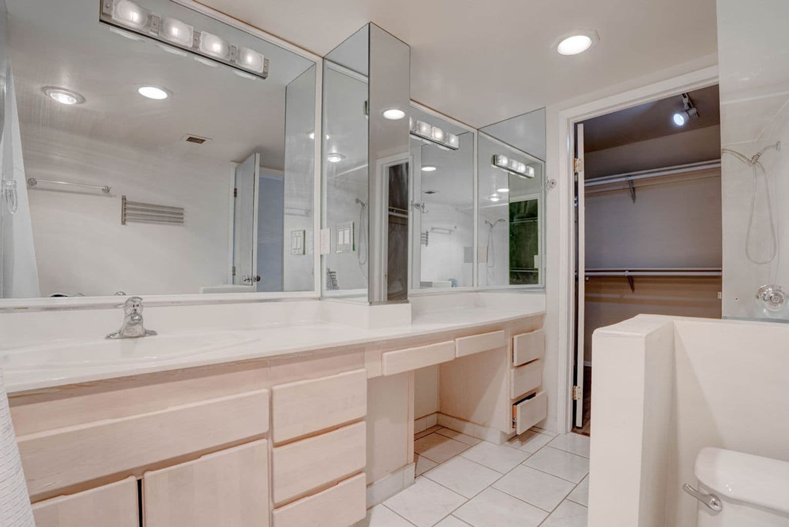 Las Vegas Condo: 3111 Bel Air Drive Apt. 3A