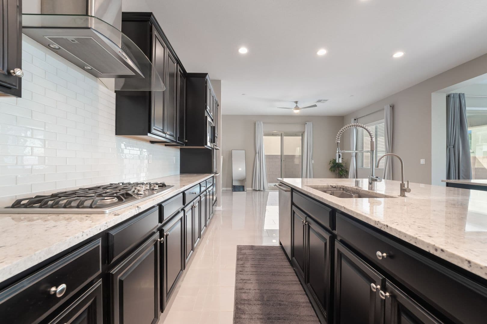 Henderson House: 813 Horizon Canyon Dr