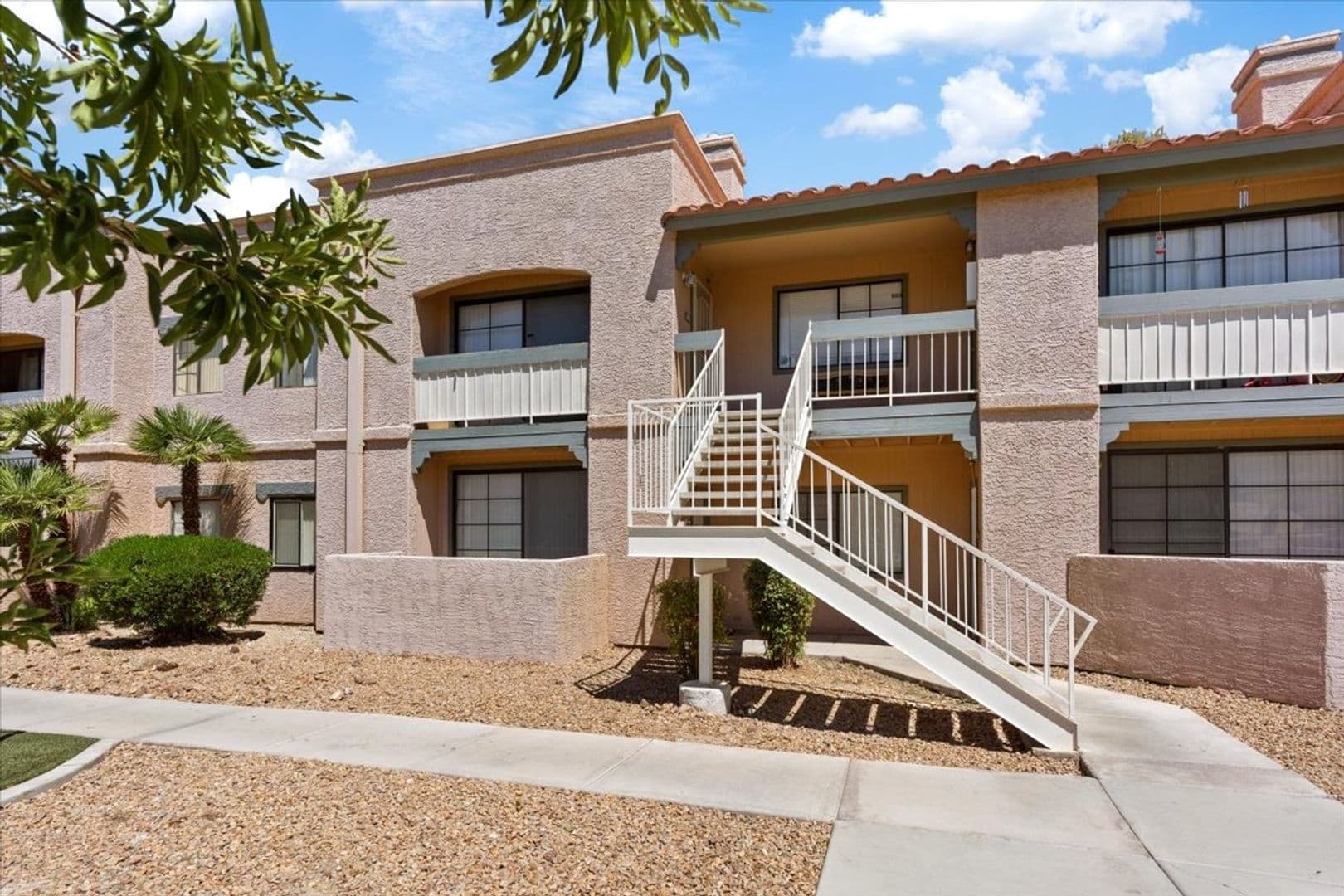 Las Vegas House: 5154 S Jones Blvd #203
