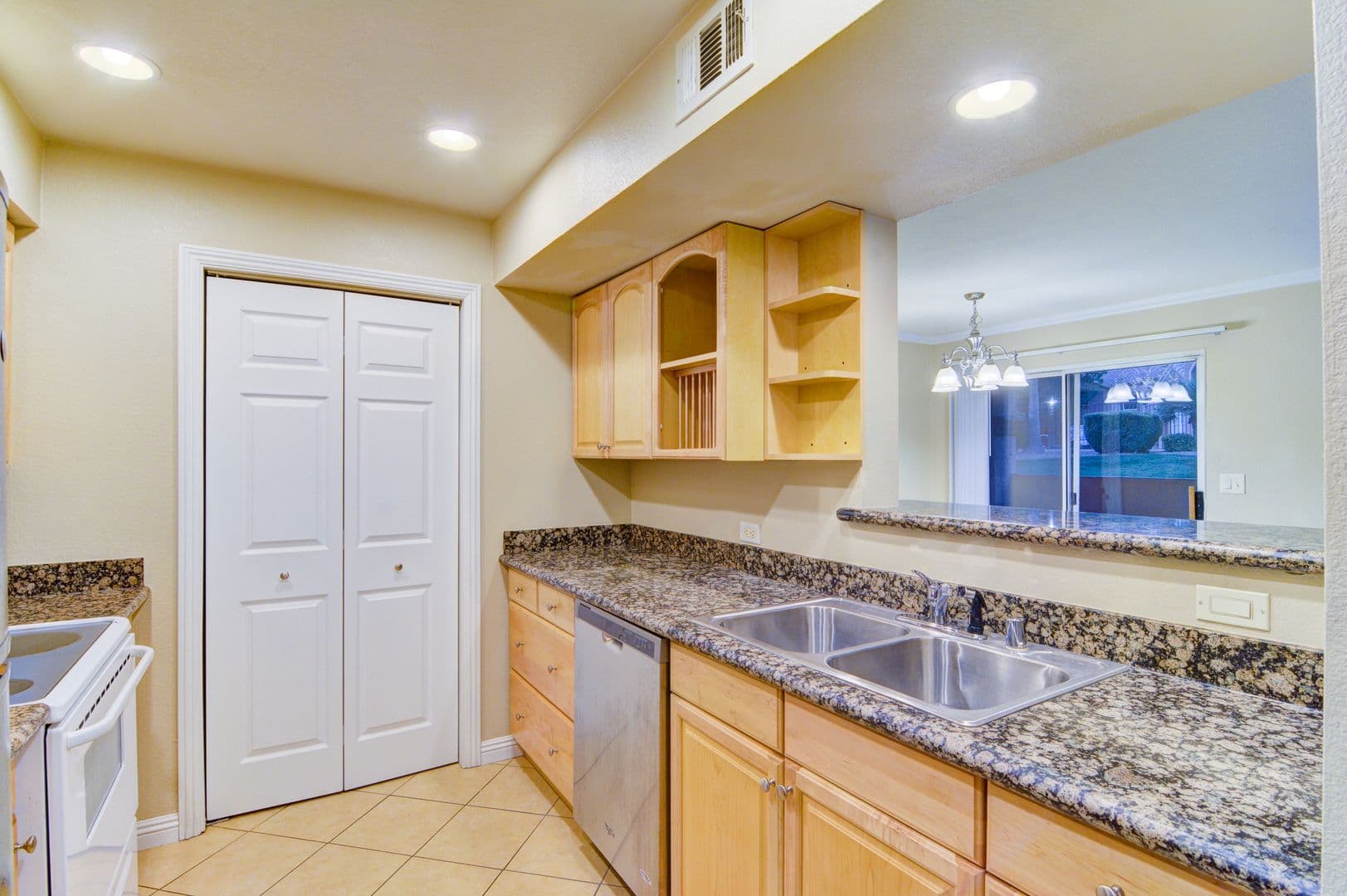 Las Vegas Condo: 1150 N Buffalo Dr #1050