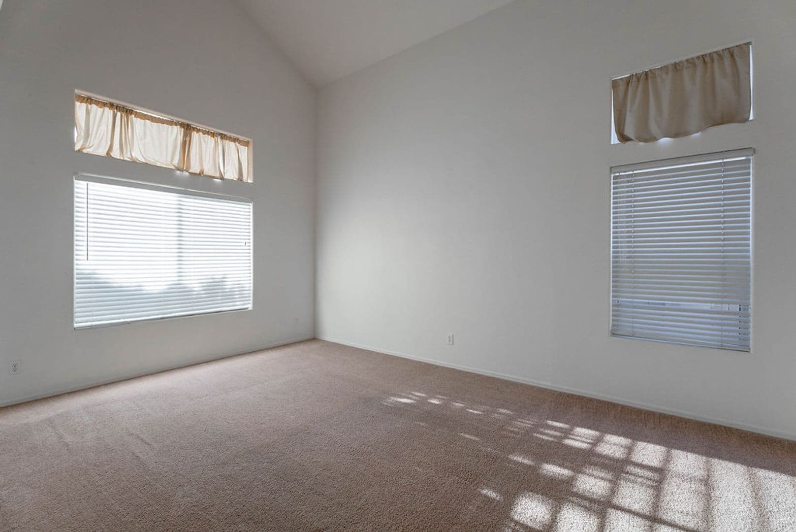 Las Vegas House: 8379 Rockefeller St