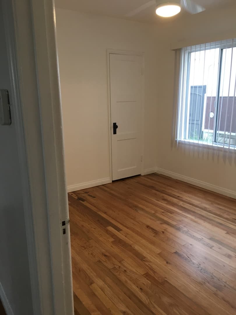 LA MESA Apartment: 7772-7786.5 UNIVERSITY AVE