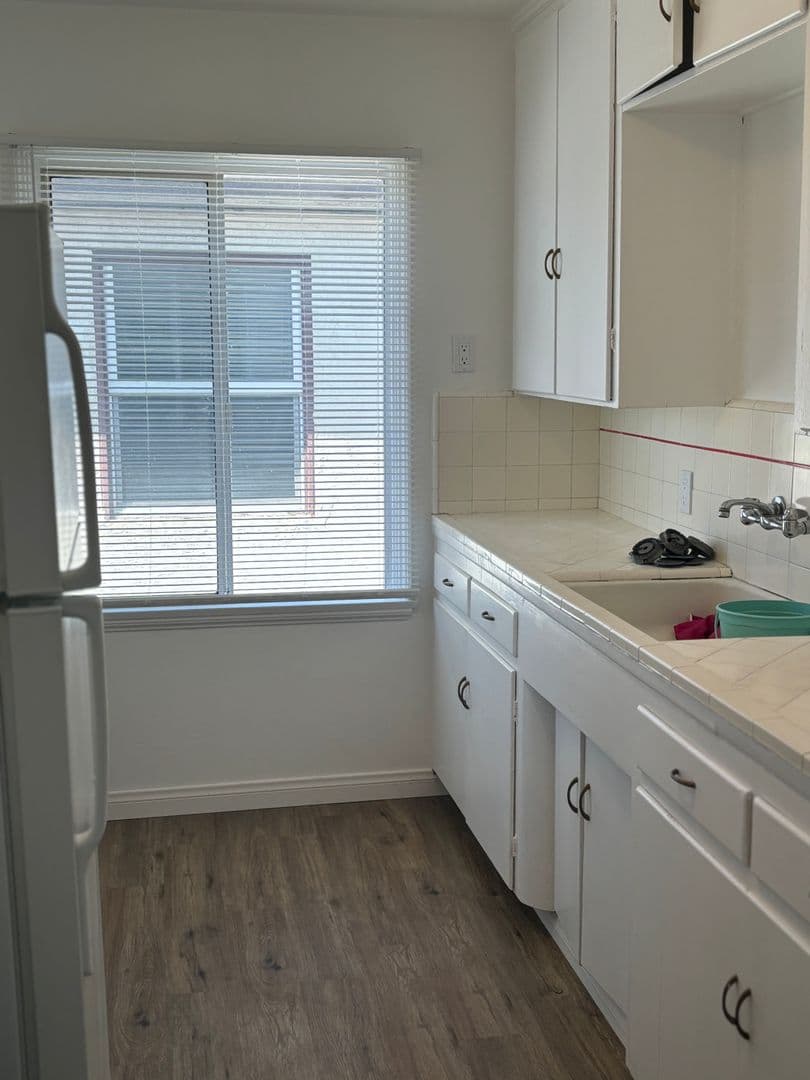 LA MESA Apartment: 7772-7786.5 UNIVERSITY AVE