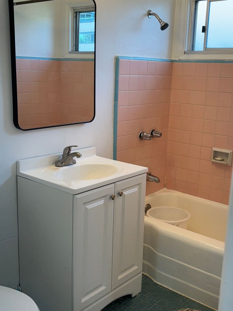 LA MESA Apartment: 7772-7786.5 UNIVERSITY AVE