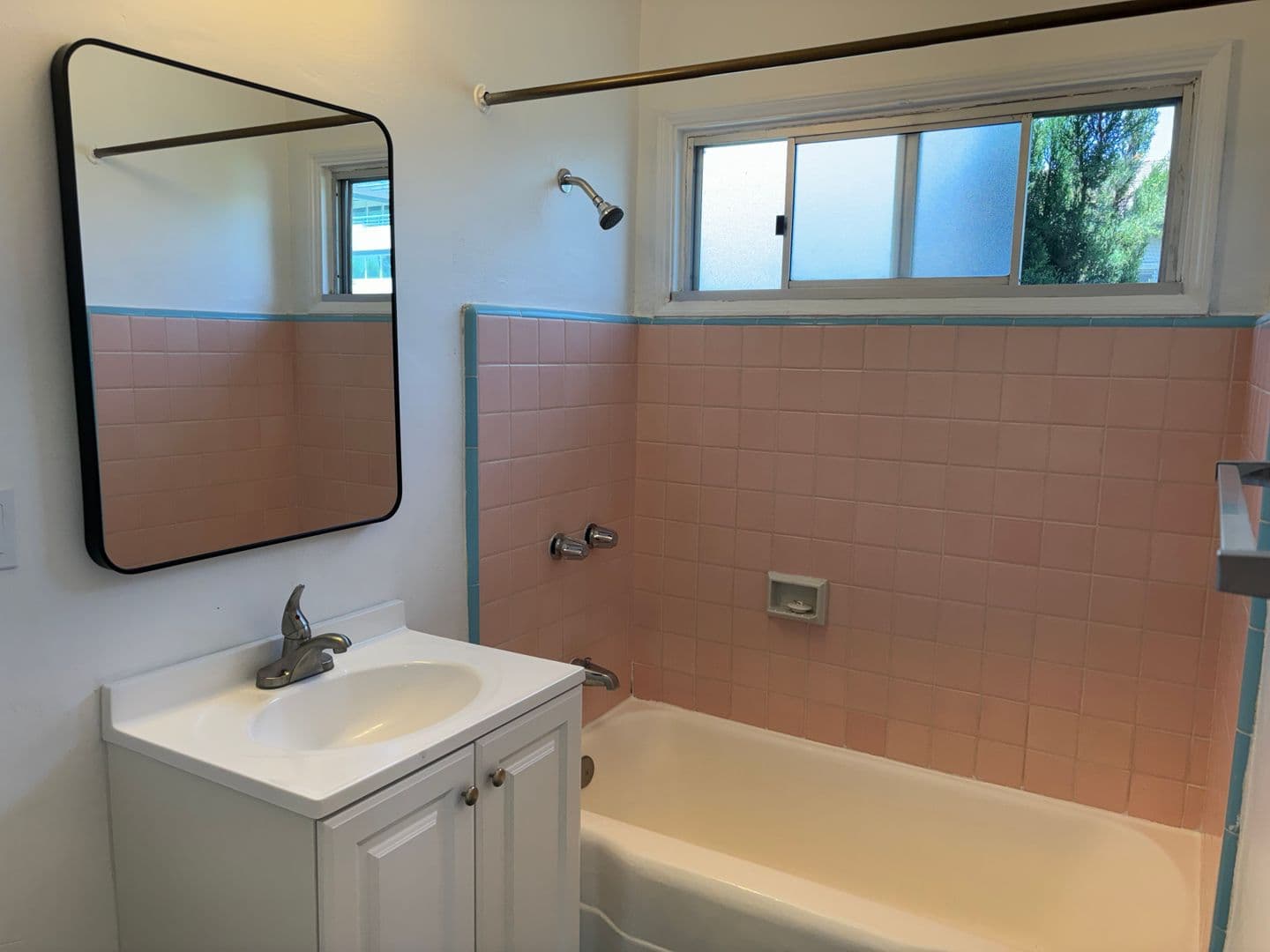 LA MESA Apartment: 7772-7786.5 UNIVERSITY AVE