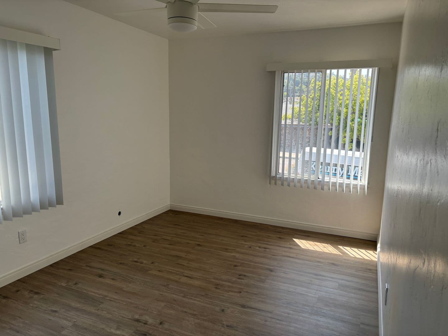 LA MESA Apartment: 7772-7786.5 UNIVERSITY AVE