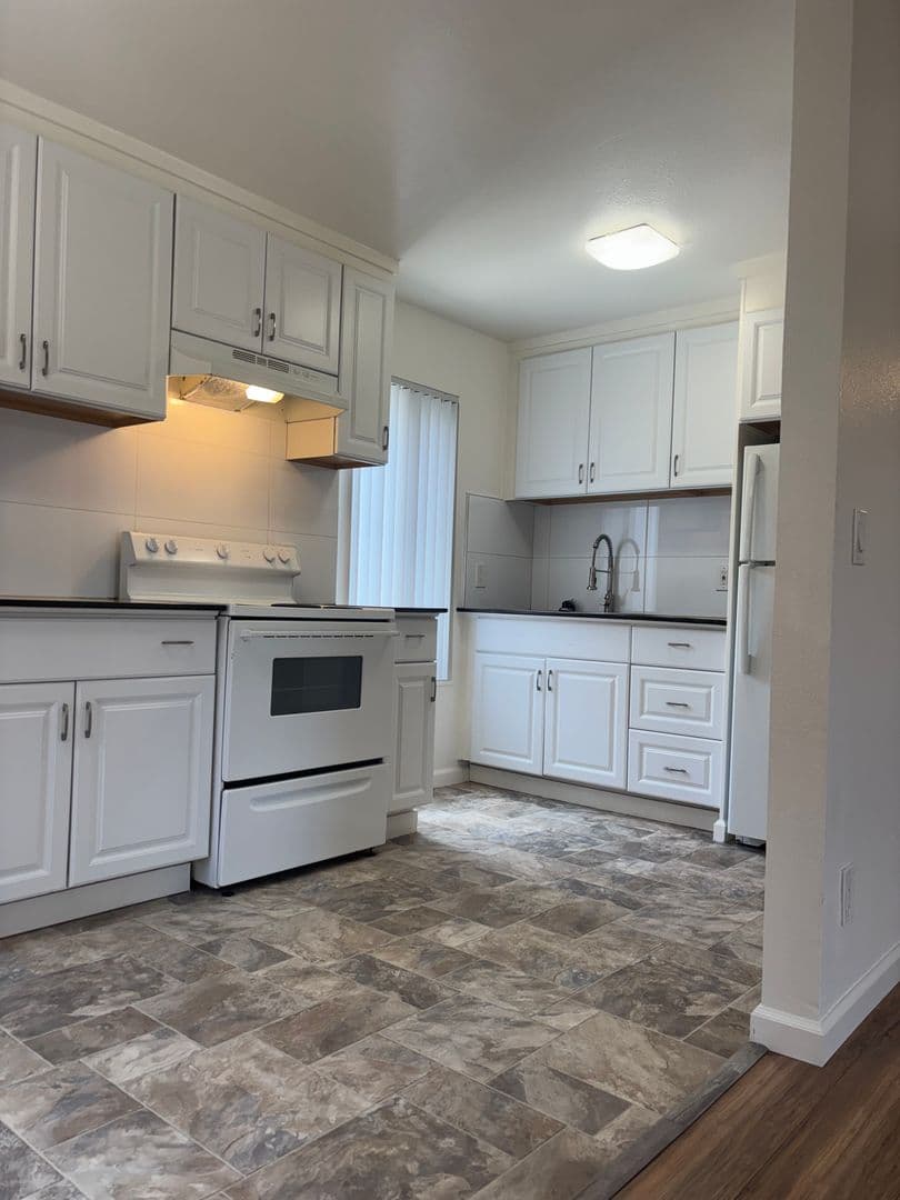 Lemon Grove Apartment: 8230 Lemon Grove Way