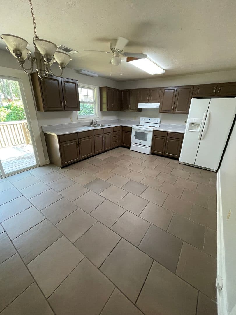 Carrollton House: 45 Knob Cir