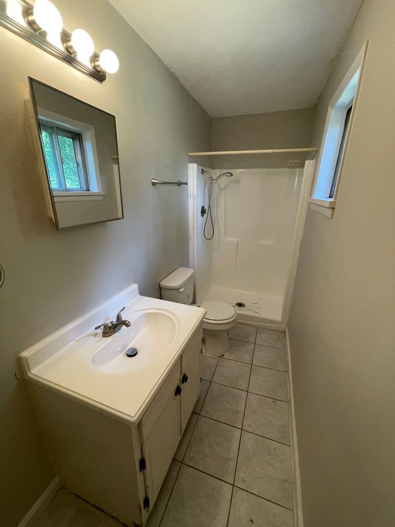 Carrollton House: 45 Knob Cir