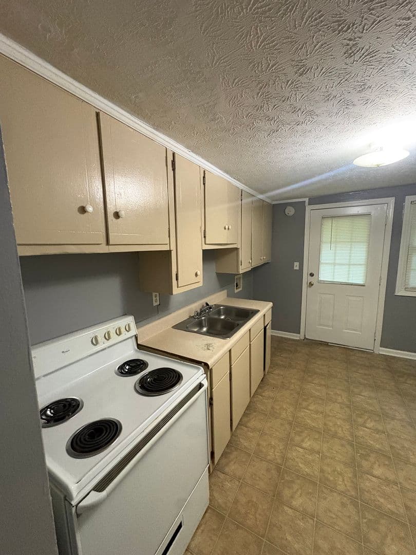 Carrollton House: 97-A Tillman Drive