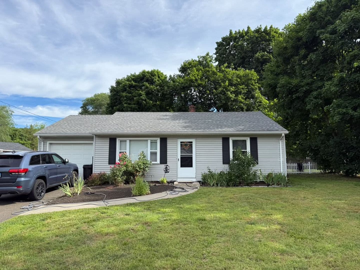 East Haven House: 31 Hellstrom Rd