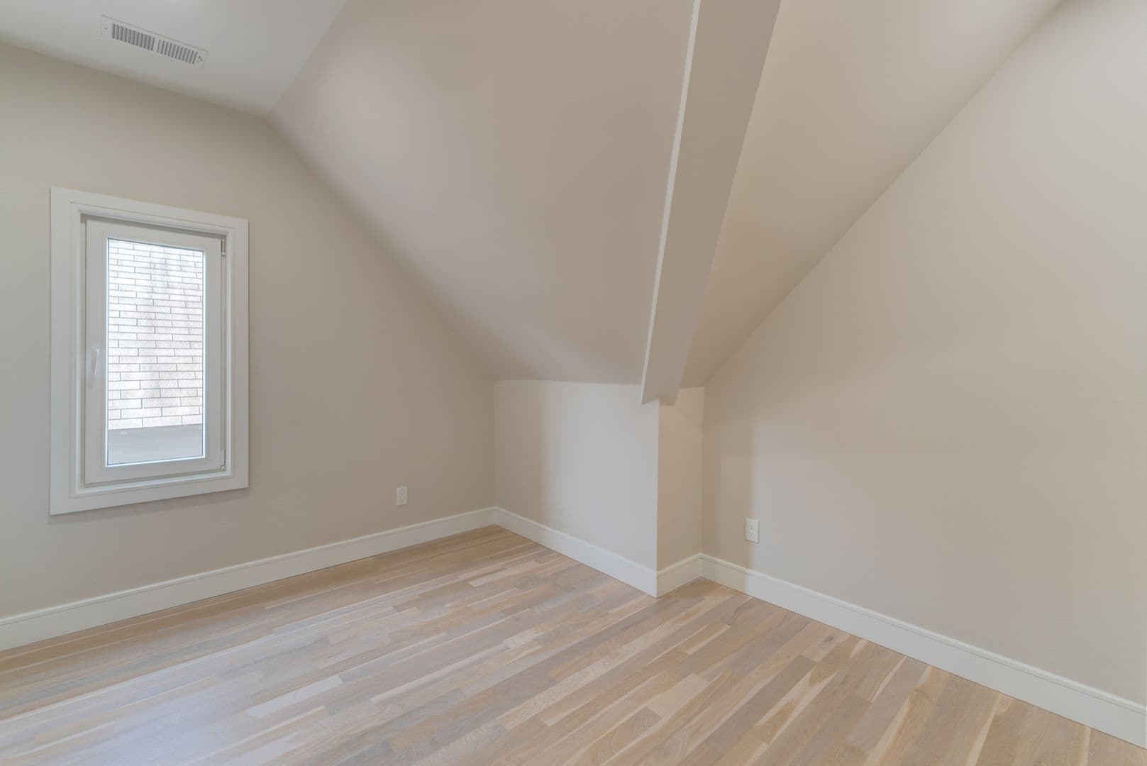 New Haven Apartment: 123 Winchester