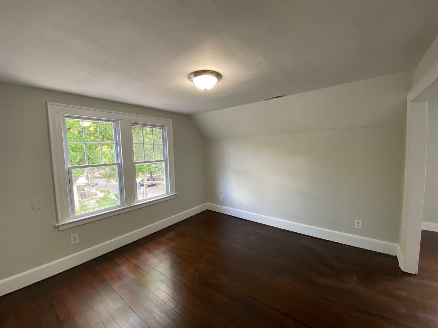County Apartment: New Haven