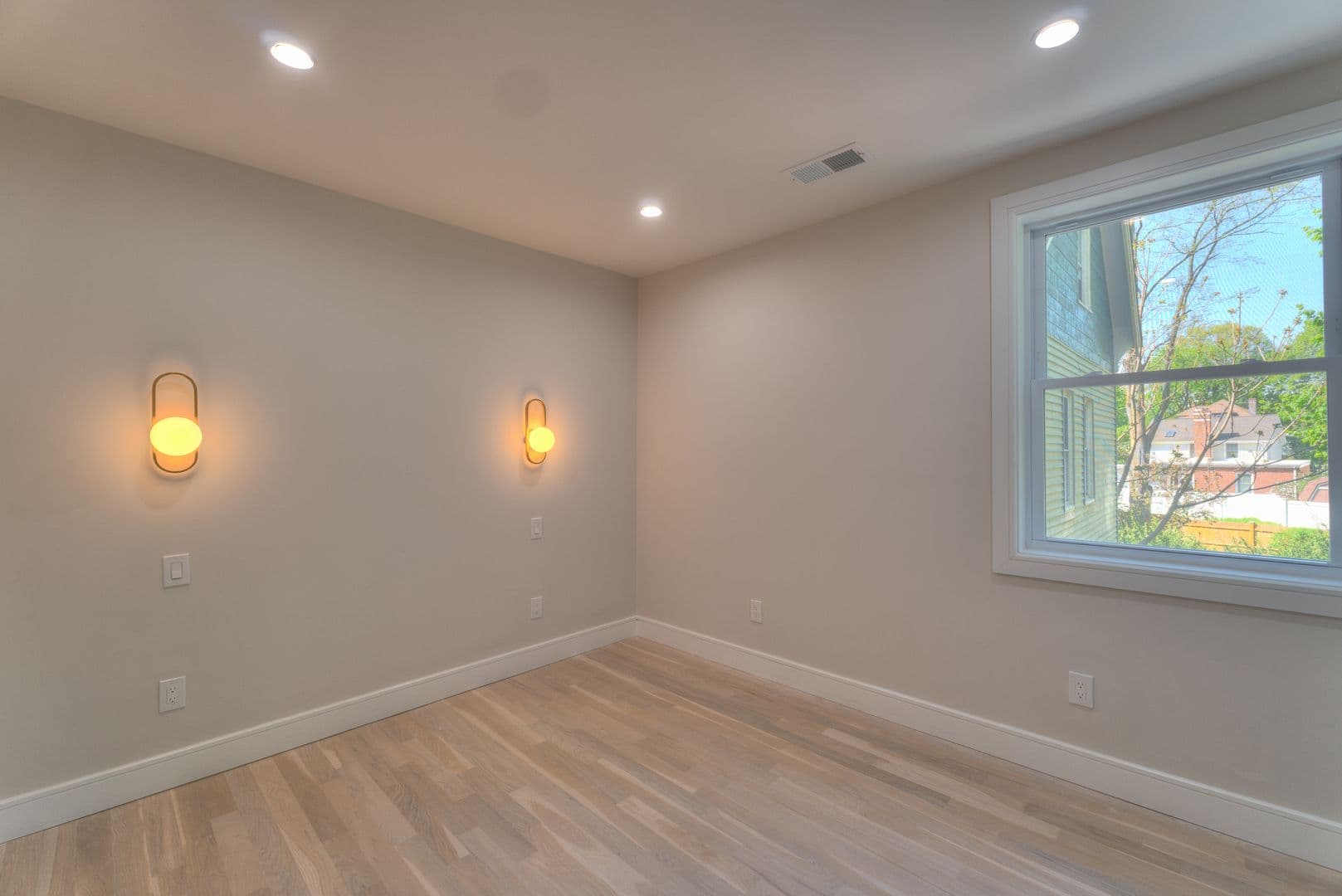 New Haven Apartment: 123 Winchester