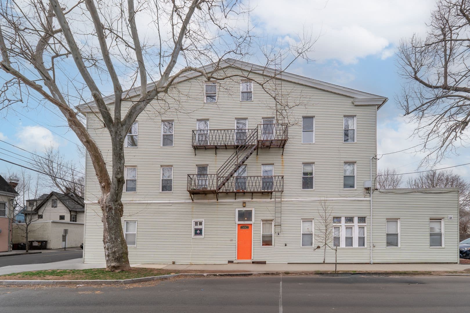 New Haven Apartment: 11 Lawrence St