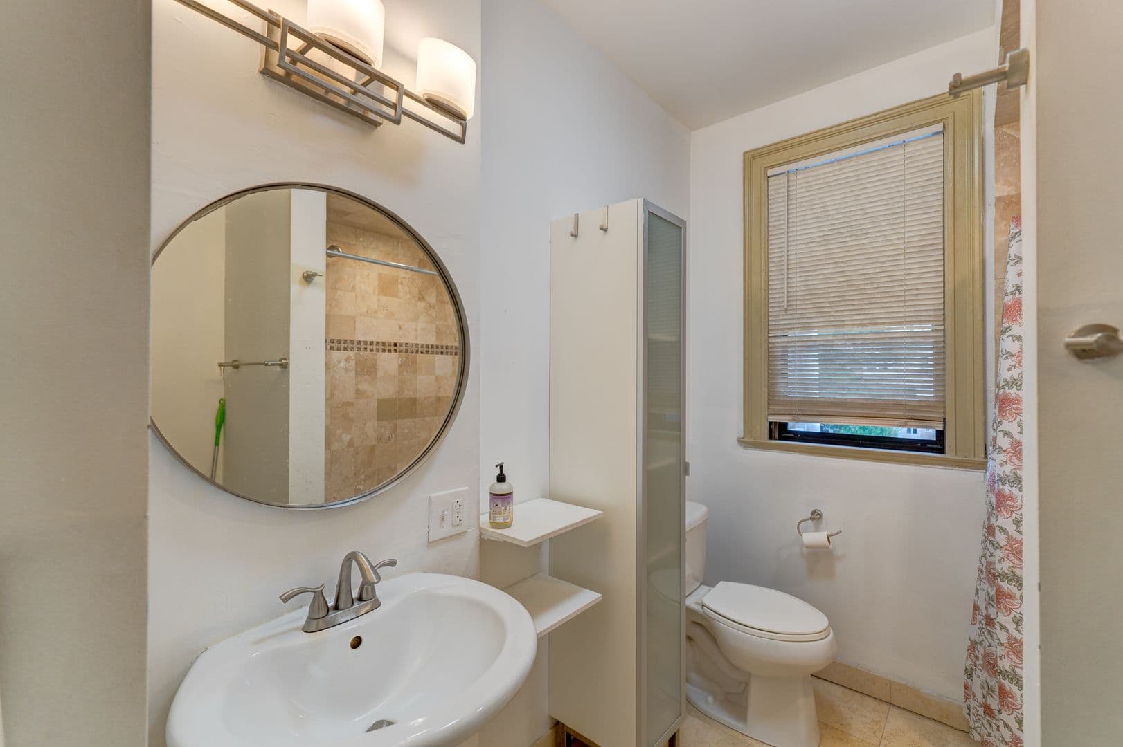 New Haven Apartment: 244 Edwards St.