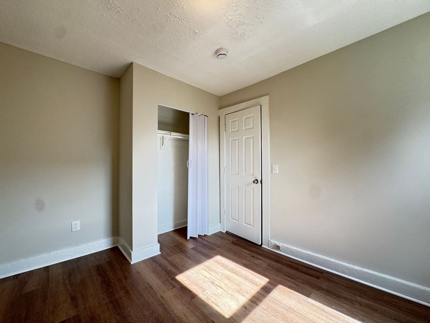 New Haven Apartment: 312 Davenport Ave