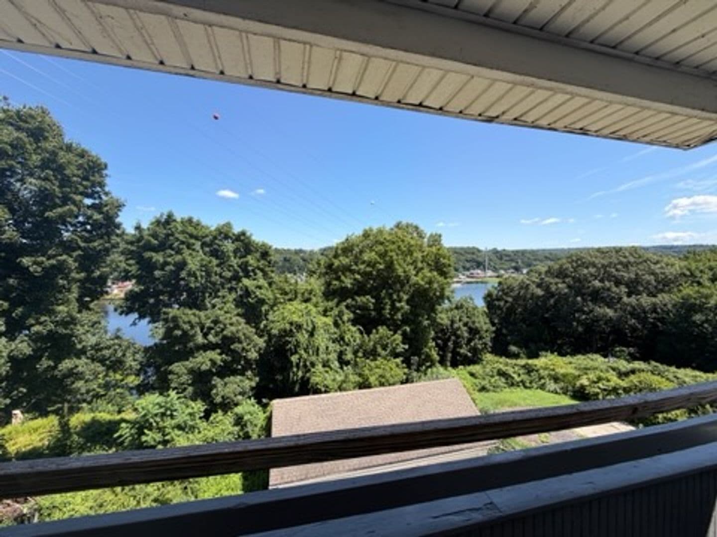 Shelton Apartment: 887 Howe Ave